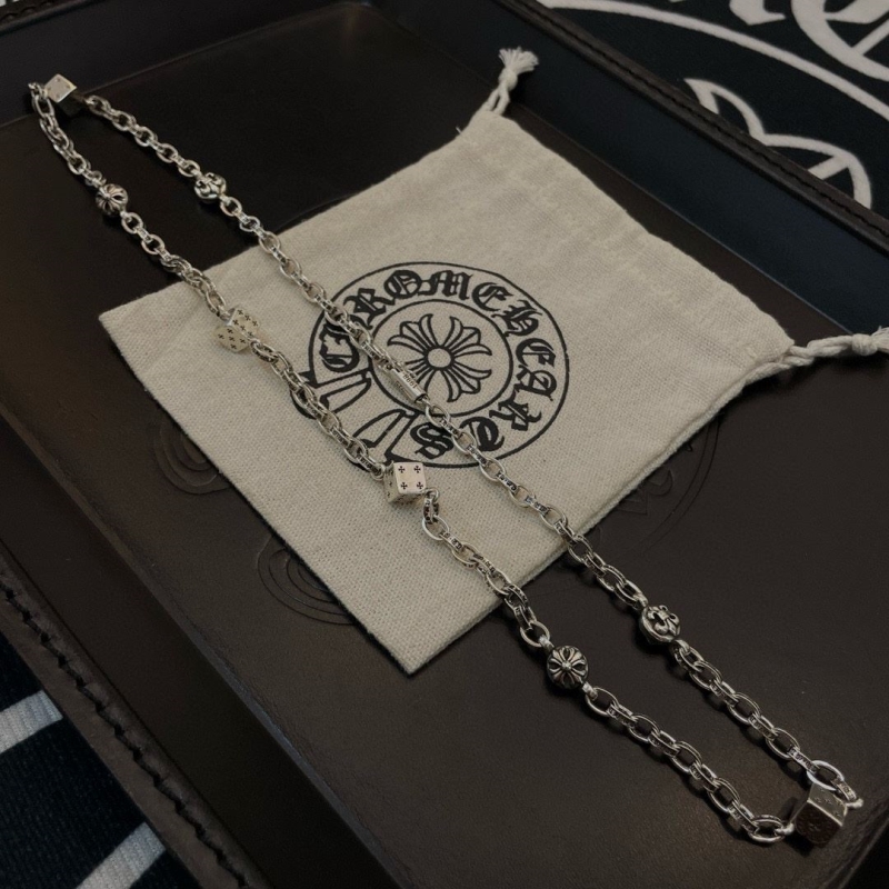 Ch*0me He**ts necklaces